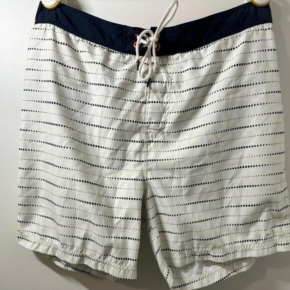 Nautica stripped white/black Men’s‎ swim trunks size XL - Picture 1 of 4